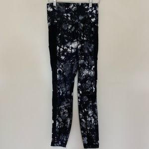 Lululemon size 4 high rise legging